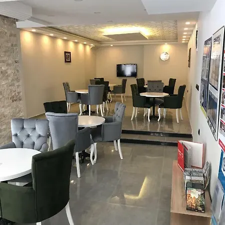 Hotel Isinda 3*