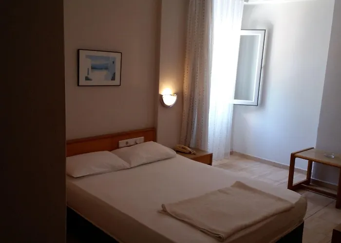 Hotel Isinda 3*
