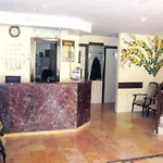 Hotel Isinda 3*