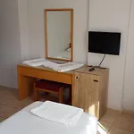Isinda ホテル